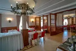 Dining room overlooking the entrances
